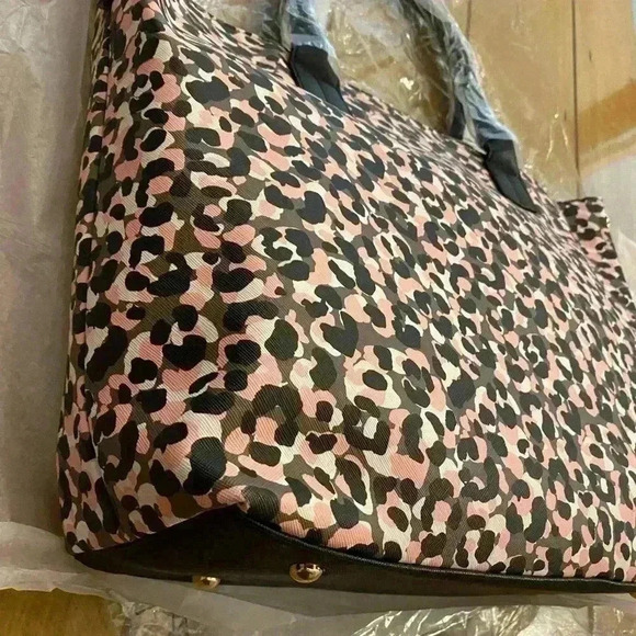 Trina Turk Women's Tote Leopard Adjustable Strap New with tags 13” H x 18” L - Picture 4 of 14